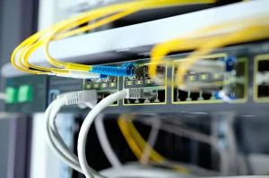 تفاوت سوئیچ صنعتی با معمولی